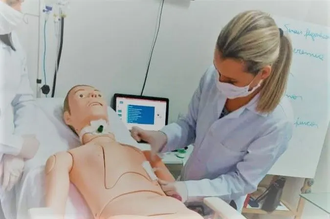 CURSO DE CUIDADORES DE IDOSOS COM FORMAÇÃO RÁPIDA COM PREÇO ACESSÍVEL DIPLOMA COM VALIDADE NACIONAL