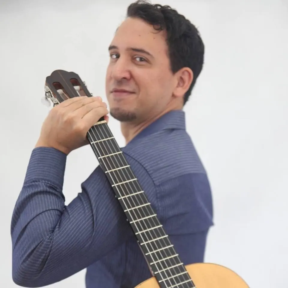 Curso "Violão em 8 Minutos - Versão 2.0" - Professor Leandro Latú