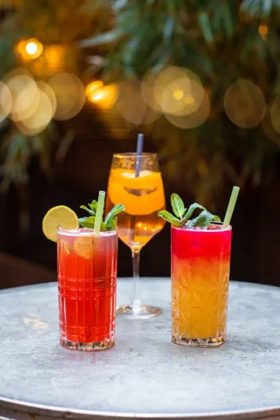 " 20 Drinks Rápidos e Fáceis para todas as Ocasiões. "