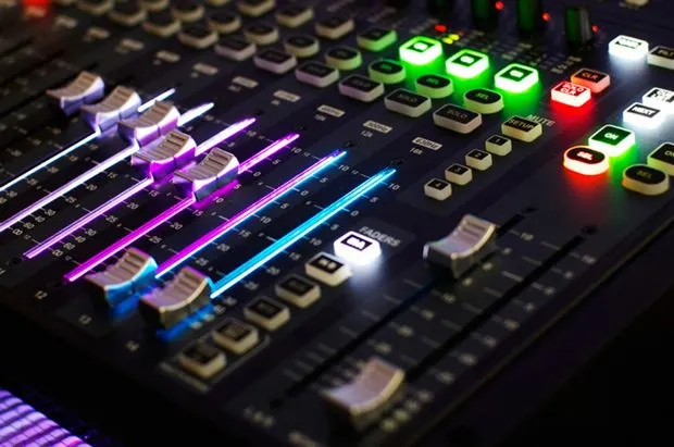 Curso de Masterização no Ozone 11 da iZotope