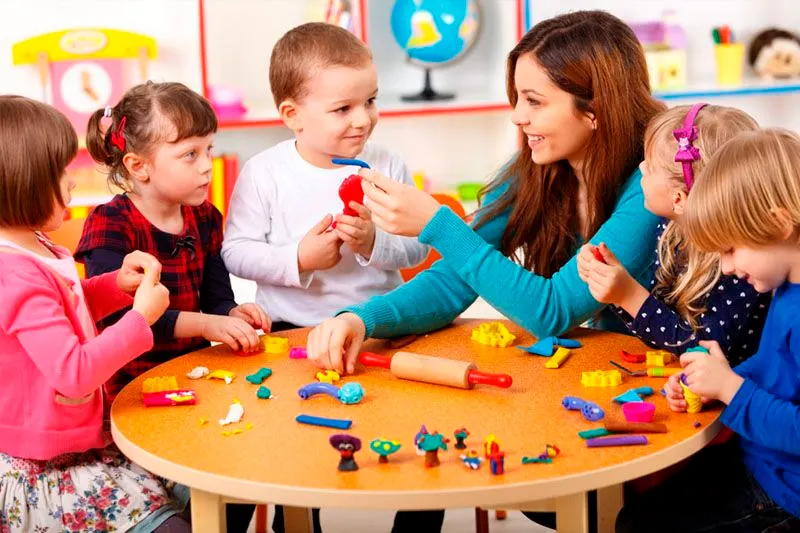 Curso online de Auxiliar de Creche