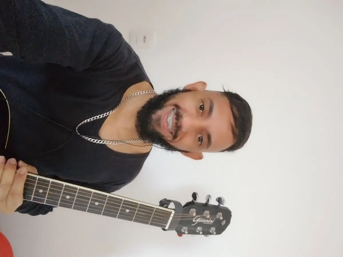 Curso de Violão Popular Online para Iniciantes, aprenda a tocar violão de uma maneira que você nunca viu.