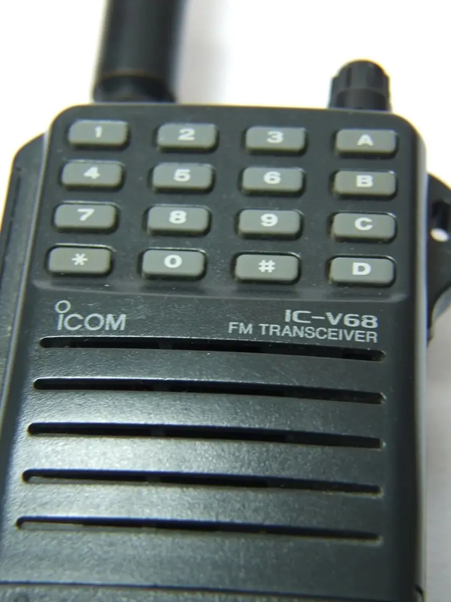 Manual em Português ICOM IC-V68 - IC-U68 Rádio