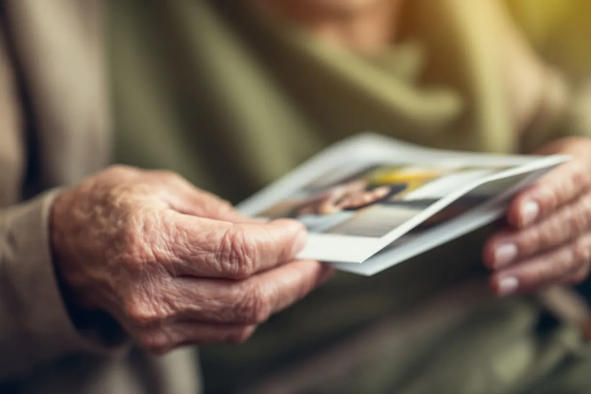Alzheimer, Lembranças aos Pedaços: Um Guia de Cuidados e Apoio