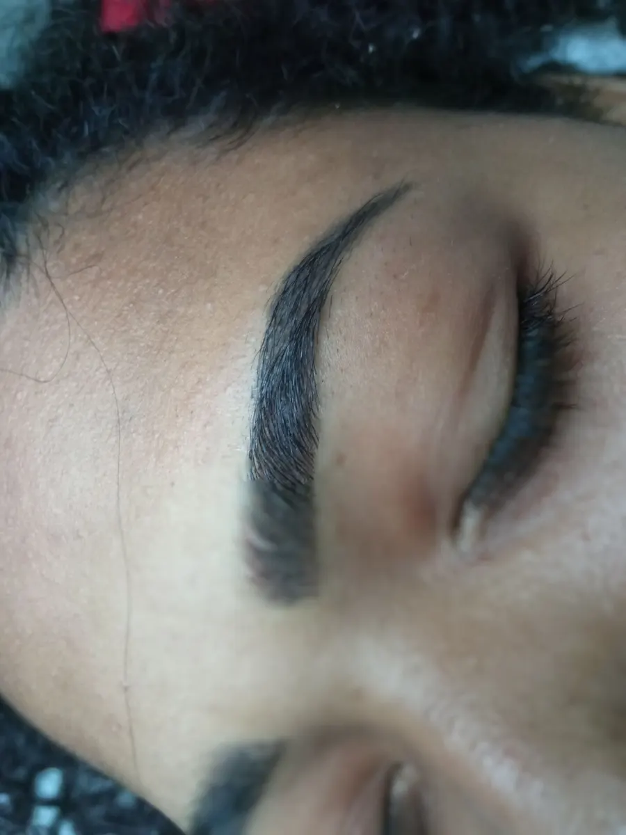 CURSO ONLINE 3 EM 1 DESIGNER DE SOBRANCELHAS ,LIMPEZA DE PELE E MASSAGEM MODELADORA