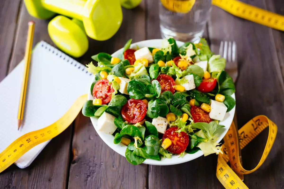 GUIA DE SALADAS E MOLHOS PARA EMAGRECIMENTO - VOCÊ É PROTAGONISTA DO SEU PRATO!